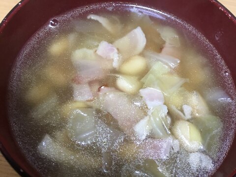 大豆とベーコンのコンソメスープ